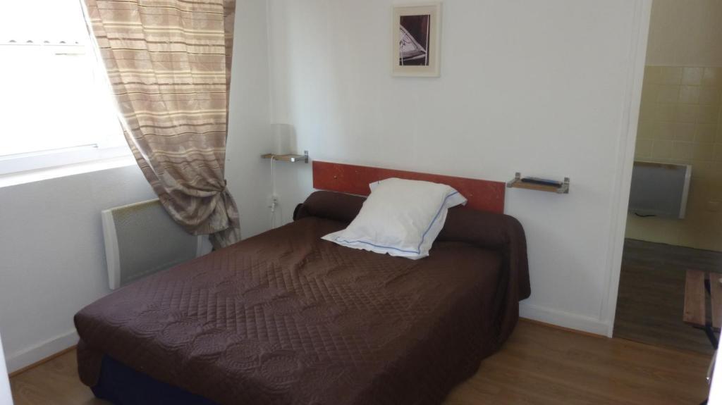 Hotel De L'Avenue Bonson  Room photo